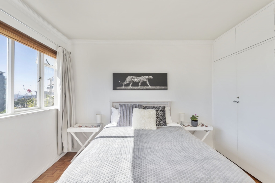 To Let 2 Bedroom Property for Rent in Green Point Western Cape